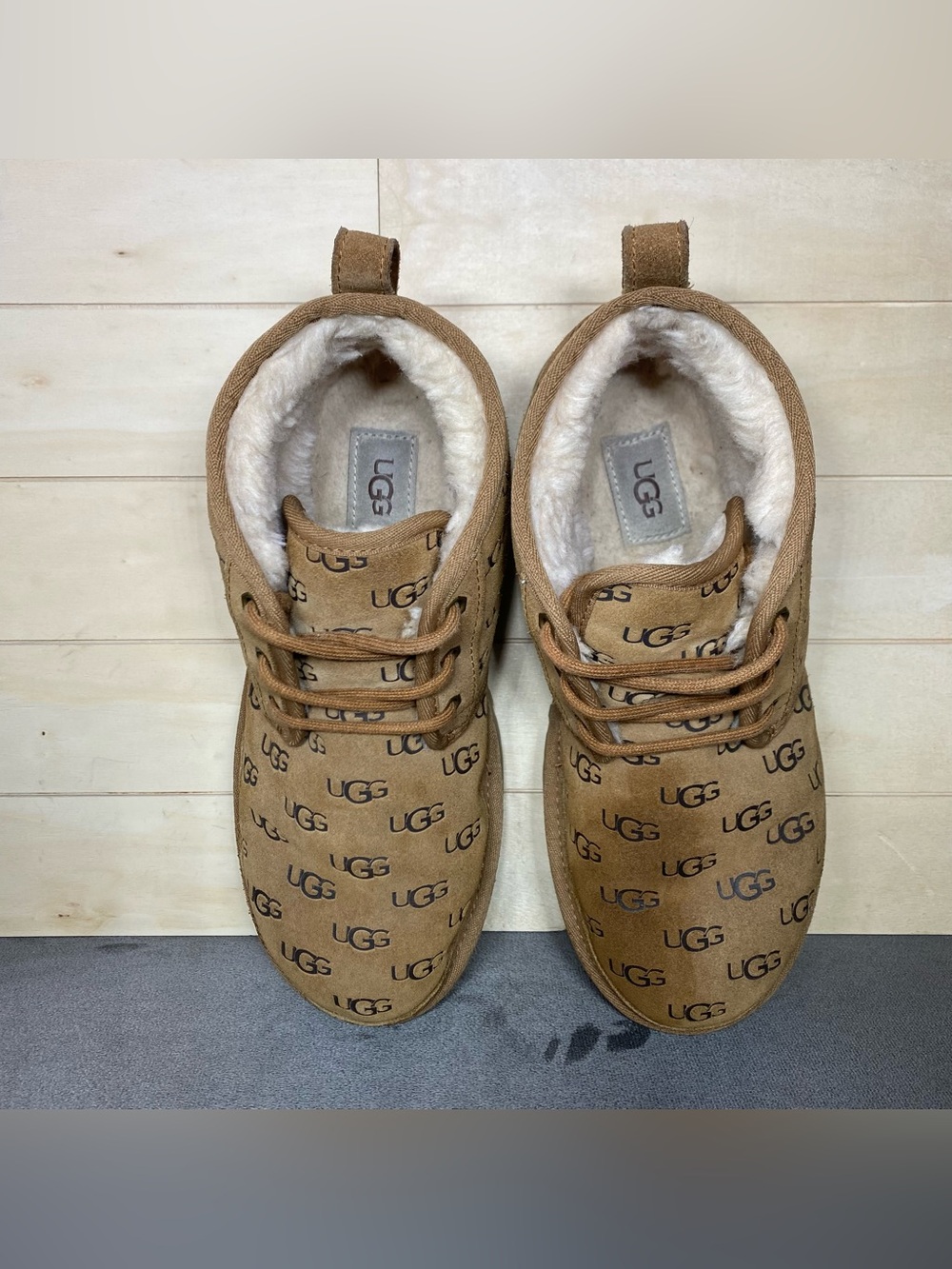 UGG Neumel Chukka Boots Women's Size 9 Shoes Logo Embossed Brown Shearling - Picture 8 of 11